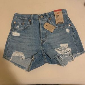 LEVIS 501 ORIGINAL SHORTS NWT- Size 25